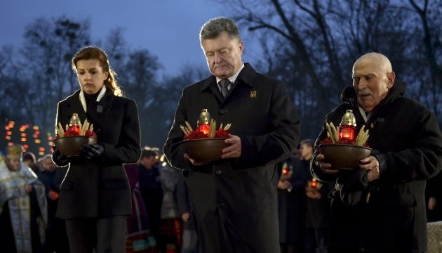 Порошенко: Голодомор - прояв багатовікової гібридної війни Росії проти України