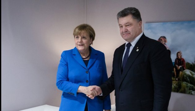 Poroshenko, Merkel discuss situation in Donbas, particularly attempted attack by Russian militants near Svitlodarsk