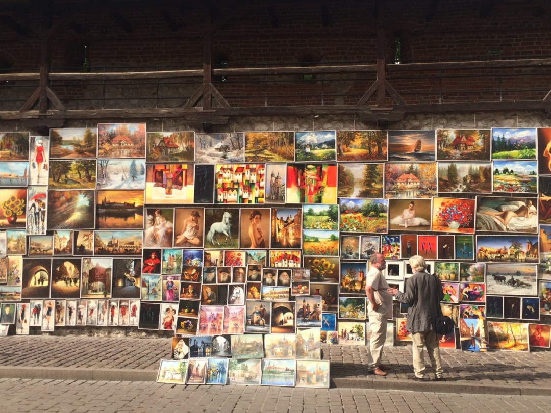 Фото: Екатерина Бахор. Краков. Выставка возле Флорианской брамы