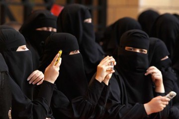 У Саудівській Аравії жінкам дозволять водити мотоцикли та вантажівки