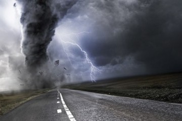 В Техасе пять человек погибли в результате торнадо
