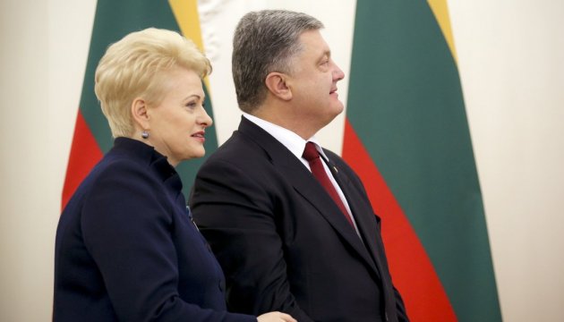 Poroschenko spricht mit Grybauskaite über die Situation im Donbass