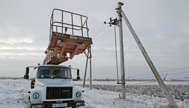 Знеструмленими через негоду залишаються 62 населених пункти у 5 областях 