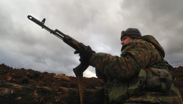 Силовики відбили атаки терористів біля Мар'їнки та Щастя