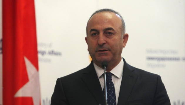 El ministro turco de Exteriores visitará Ucrania los 9-10 de febrero