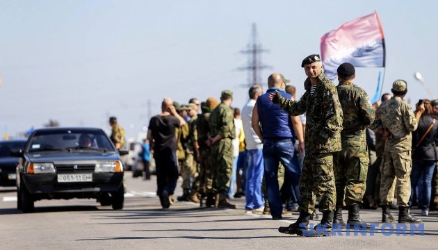 «Правий сектор» припиняє блокаду Криму