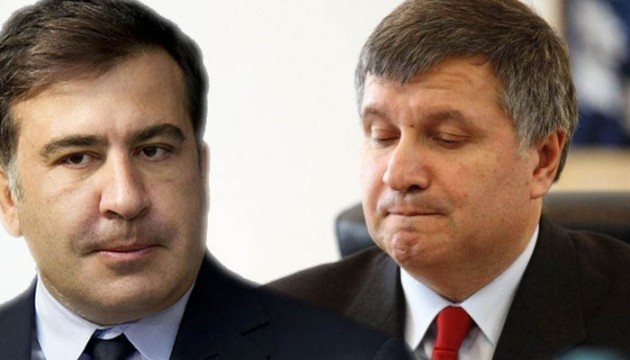 Скандал на Нацраді реформ: Аваков облив водою Саакашвілі