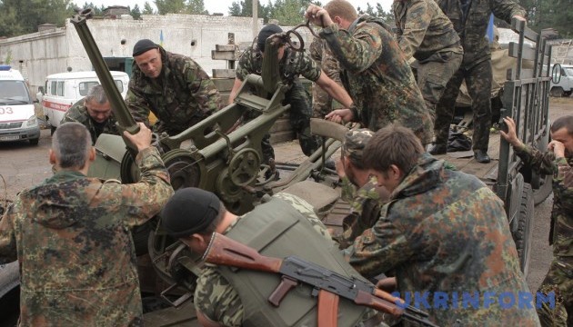 Із 20 тисяч українських військових з Криму вийшли 6 тисяч - Матіос