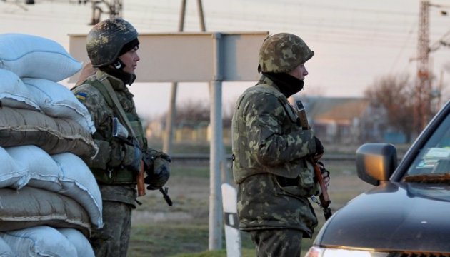 Situation at boundary line with Crimea remains tense