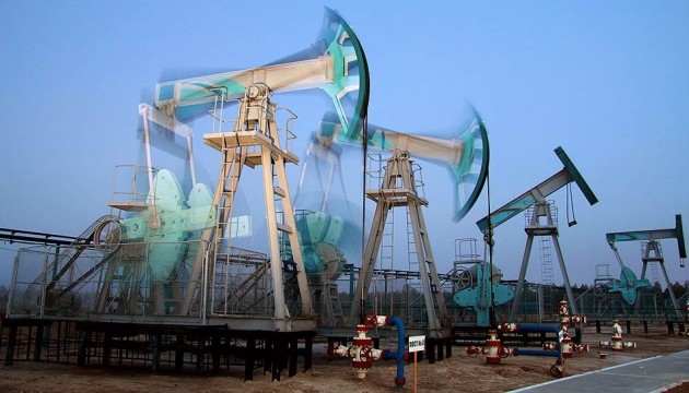 Нафту марки WTI вже продають дешевше $27