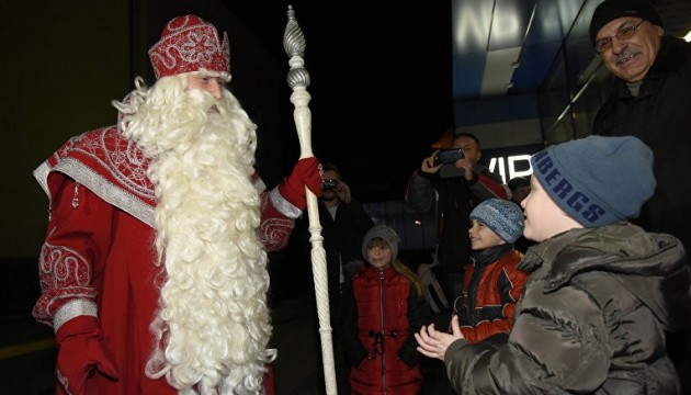 «Головний Дід Мороз Росії» запалює в Криму