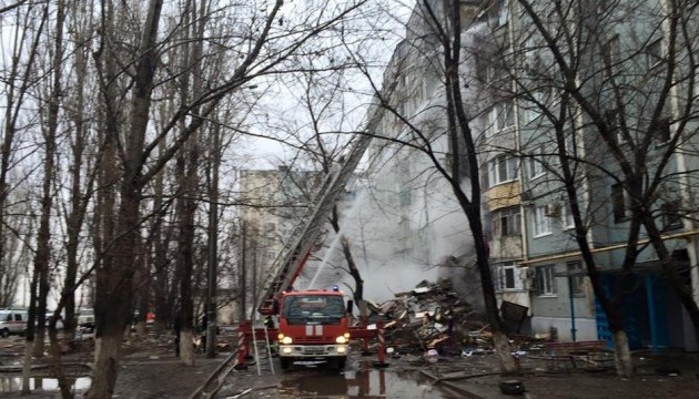 У Волгограді загасили пожежу після вибухів, розбирають завали