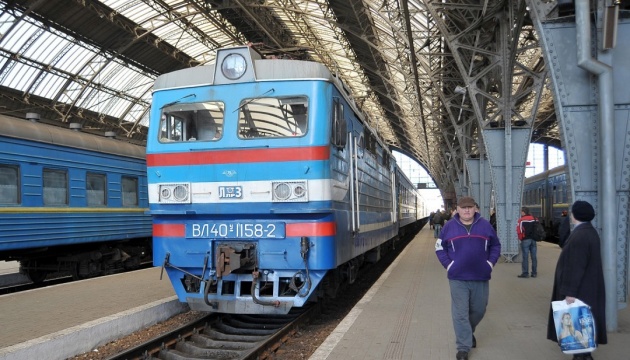 У Львові із залізничного вокзалу евакуювали людей - вибухівки не виявили