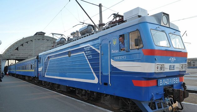 Укрзалізниця частково відновила рух пошкодженою ділянкою на Львівщині