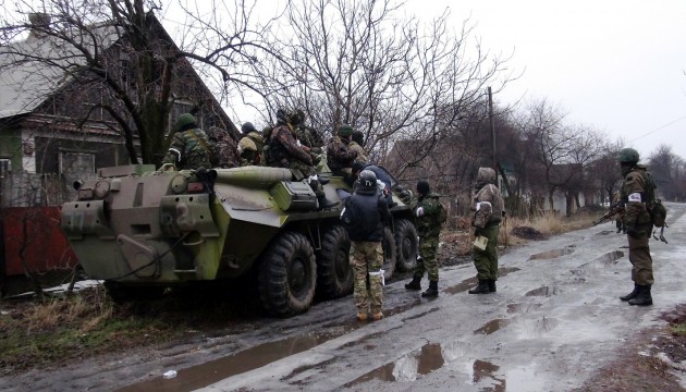 Військові РФ вивозять вантажівками металобрухт із Донбасу