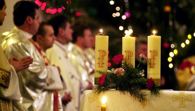 У католиків і протестантів - Святвечір, опівночі починають святкувати Різдво