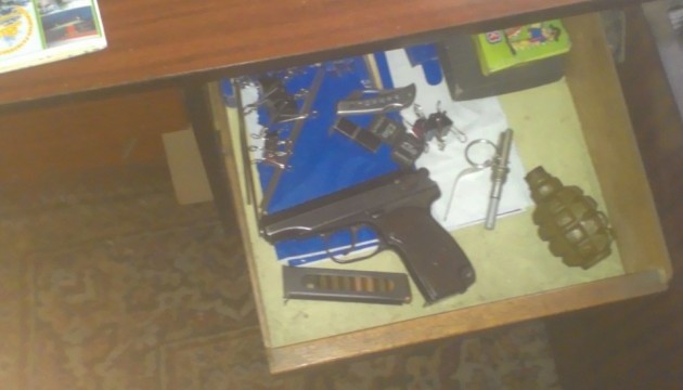 СБУ взяла диверсанта із арсеналом і валізою вибухівки