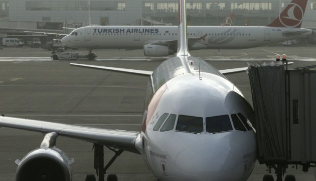 У Стамбулі скасували більше 140 рейсів через негоду