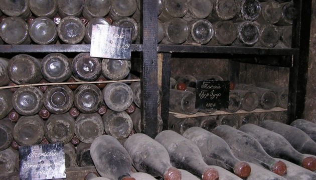 Окупанти розпродають рідкісні вина «Масандри»