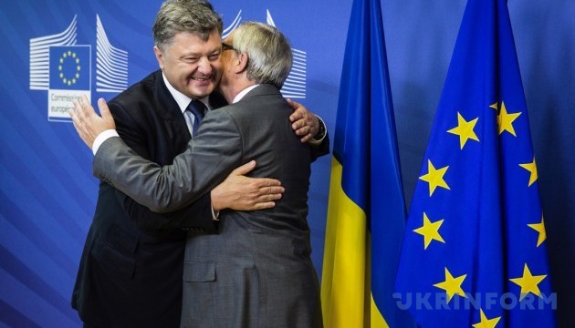 Юнкер - Порошенку: Українці скоро подорожуватимуть Європою без віз