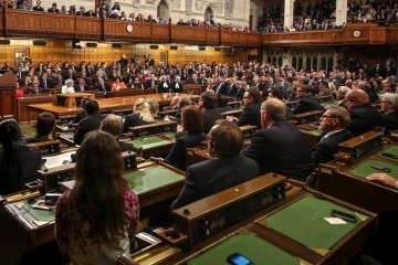 Канадський парламент ухвалив держбюджет після 30 годин безперервного голосування