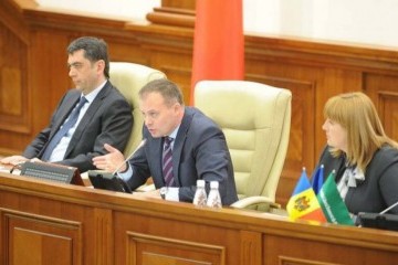 Спікер парламенту Молдови вибачився перед Румунією за висловлювання Додона