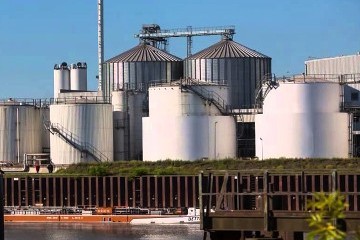Нафта дорожчає після арештів у королівській сім'ї Саудівської Аравії