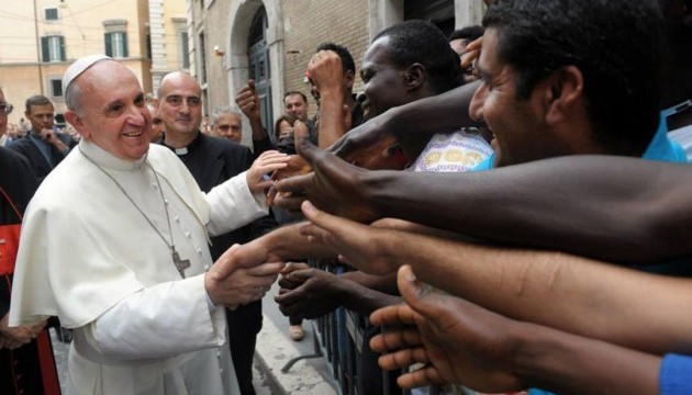 Папа Римський забрав до Ватикану три родини сирійських біженців