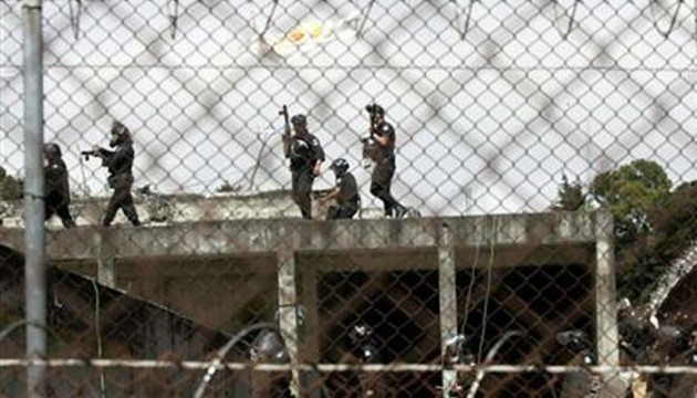 Велетенська бійка у гватемальській в'язниці: 8 загиблих, два десятки поранених