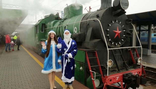 Ретропоїзд Діда Мороза курсуватиме в Києві двічі на день