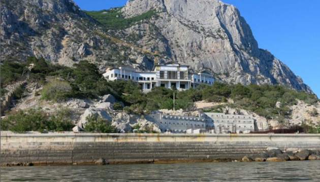Недобудований палац Януковича в Криму віддали Путіну