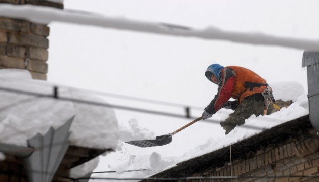 Ukraine’s Emergency Service: 33 towns and villages left without electricity due to bad weather