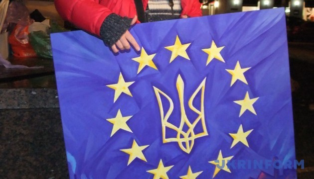 Безвізова морквина ЄС для України: Не поспішаючи, але даючи надію