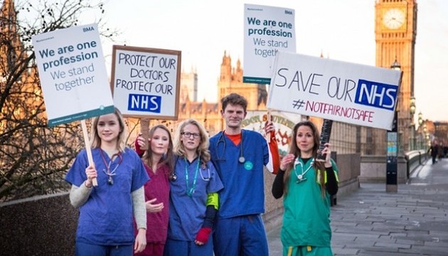 У Британії перенесли тисячі операцій через страйк лікарів