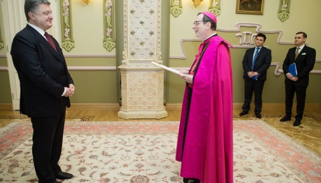 Порошенко прийняв вірчі грамоти від послів чотирьох країн