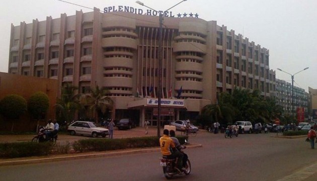 Аль-Каїда взяла відповідальність за кривавий напад на готель у Буркіна-Фасо 