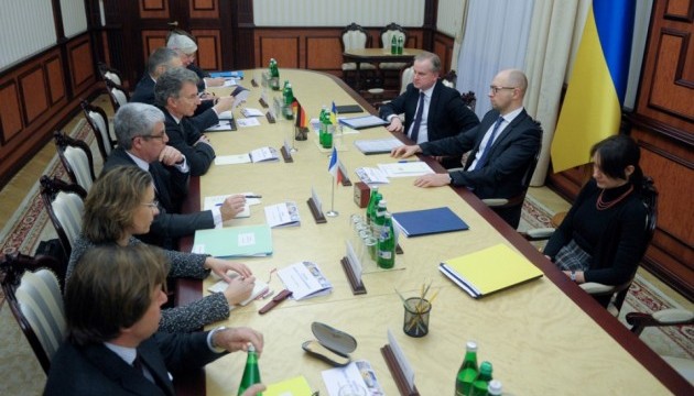 Yatsenyuk meets with foreign policy advisers of Germany and France