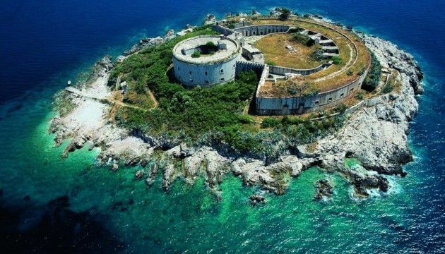 Колишній концтабір Чорногорії стане розкішним курортом
