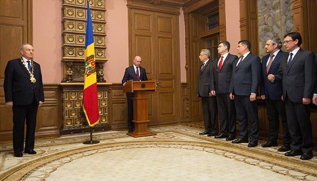 Новое правительство Молдовы присягнуло президенту