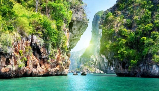 Таїланд хоче ввести податки для туристів і посилити безпеку 