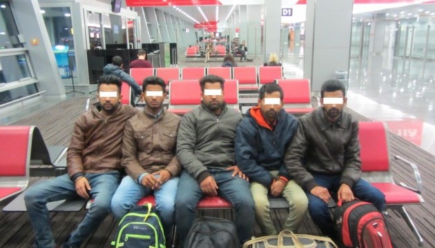У «Борисполі» затримали п'ятьох псевдоморяків з Індії
