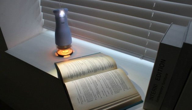 Американці придумали світлодіодну лампу, яка працює від палаючої свічки