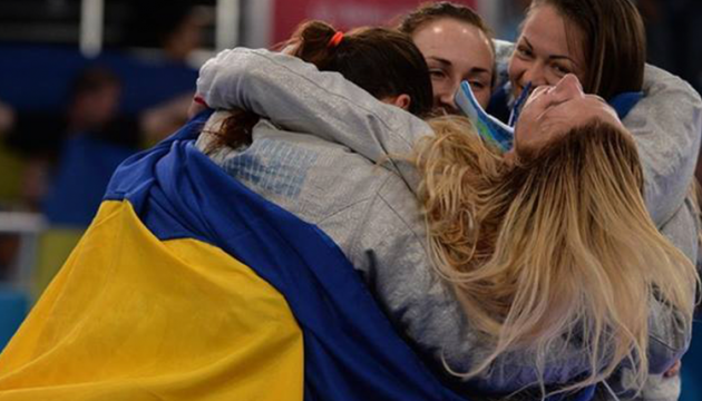 Порошенко привітав шаблісток з перемогою у фіналі етапу Кубка світу 