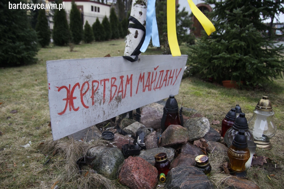 У Польщі вандали знищили хрест, встановлений у пам'ять про Героїв Майдану - фото 2