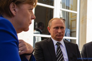 Ескалація на Донбасі: Меркель закликає Путіна вплинути на бойовиків