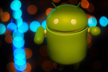 Android позаботится, чтобы пользователи чаще смотрели по обе стороны улицы