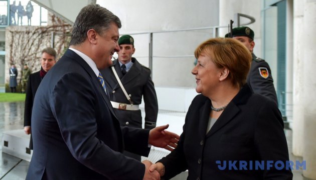Порошенко і Меркель домовилися про зустріч 