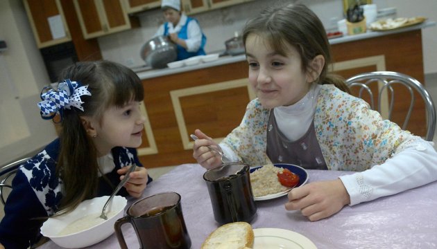 Kyiv aumenta la financiación de las comidas escolares