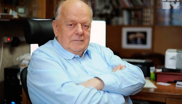 Шушкевич пропонує позбавити російську мову статусу другої державної у Білорусі