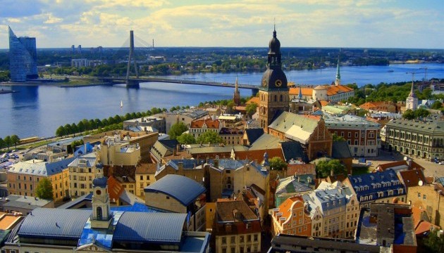 Латвія вводитиме національні санкції